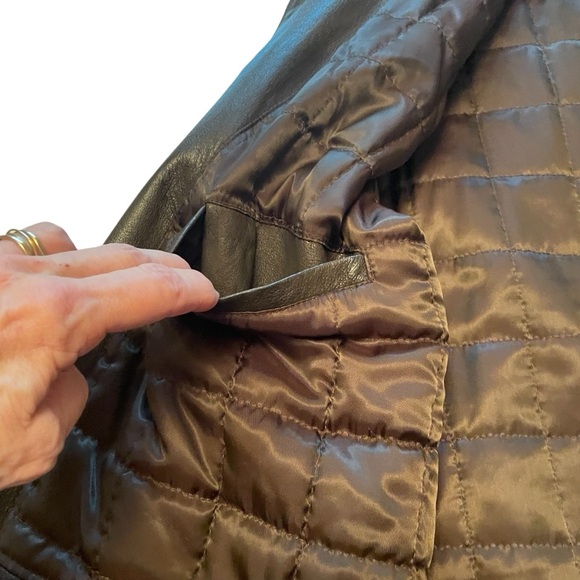 Danier Men's Dark Brown Leather Jacket w/detachable hood.Size 40/Medium - Picture 4 of 16